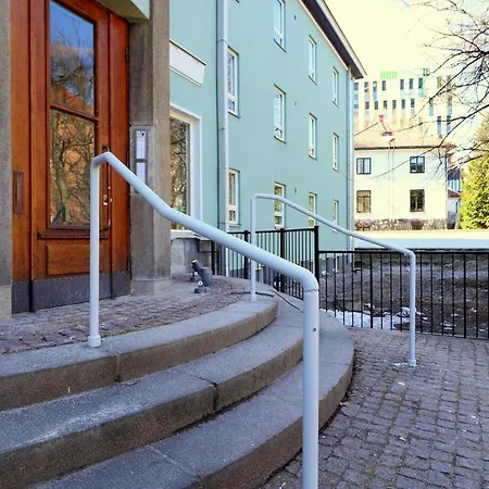 Forenom Serviced Toeoeloe Apartment Helsinki