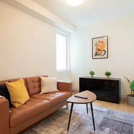 Forenom Serviced Toeoeloe Apartment Helsinki