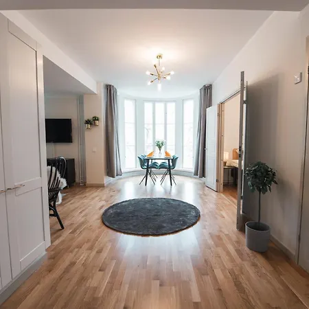 Forenom Serviced Toeoeloe Apartment